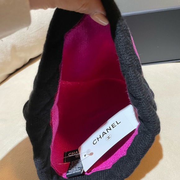 Chanel 2021 Beanie - Picture 6 of 9